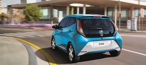 טויוטה אייגו היברידית